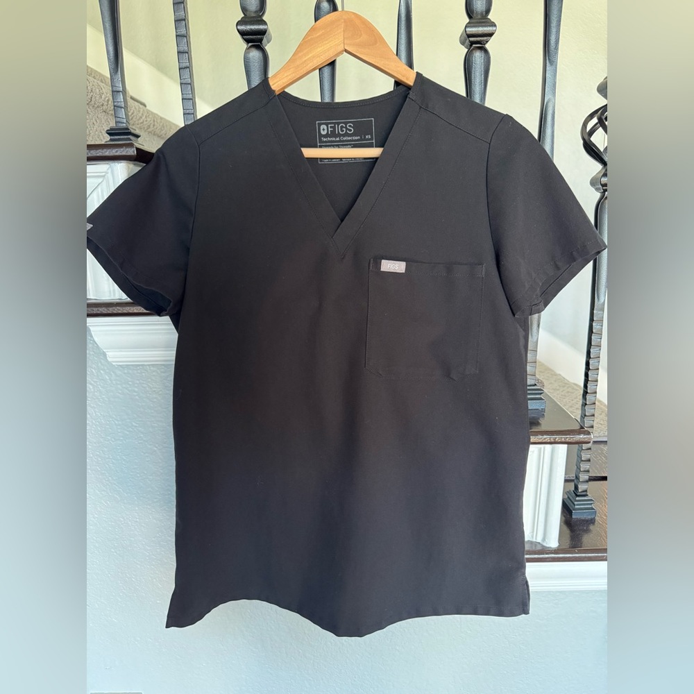 FIGS Catarina One-Pocket Scrub Top- Black Size XS